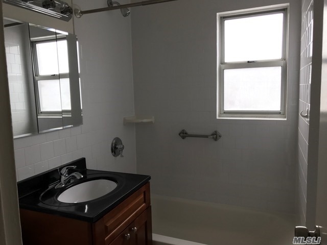 Building Photo - 4002 Ocean Ave