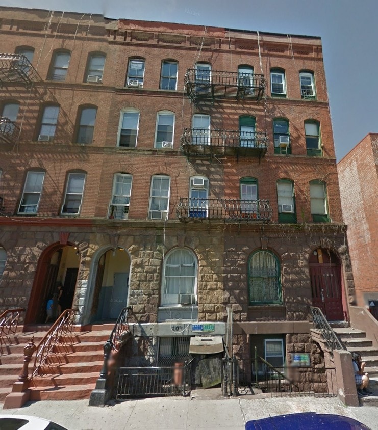 Primary Photo - 302 E 139th St