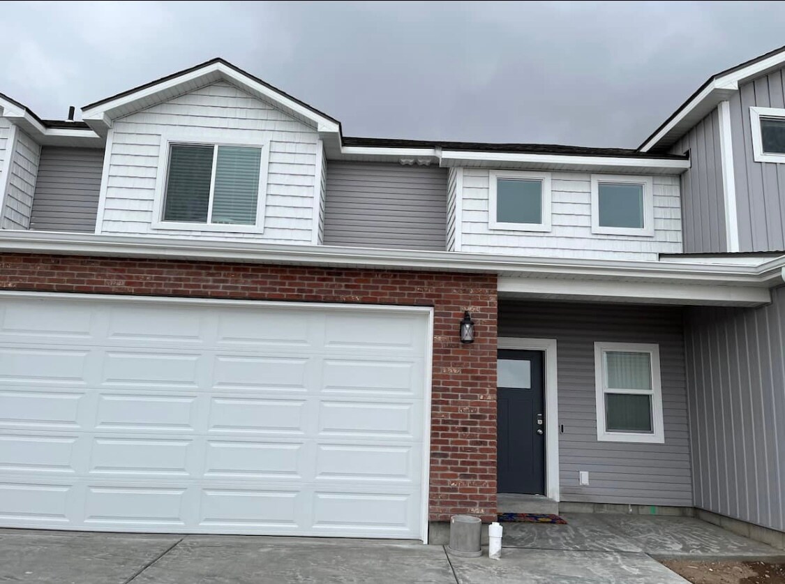 1058 Jaylee Dr, Rigby, ID 83442 Townhome Rentals in Rigby ID