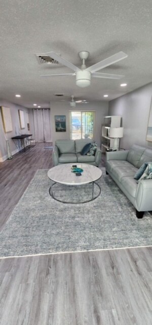 Foto principal - 601 Heritage Ln