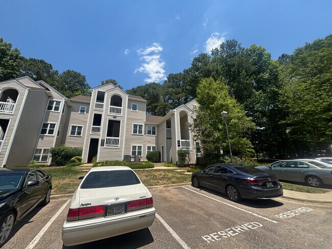 Building Photo - Room in Condo on Winterpointe Ln