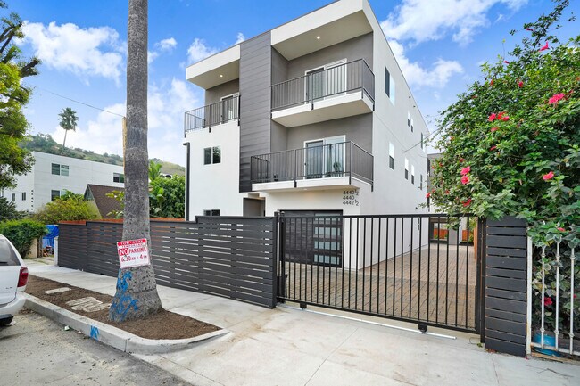 Building Photo - 4442 Turquoise St