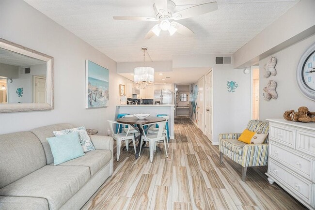 Building Photo - 7310 Seawall Blvd