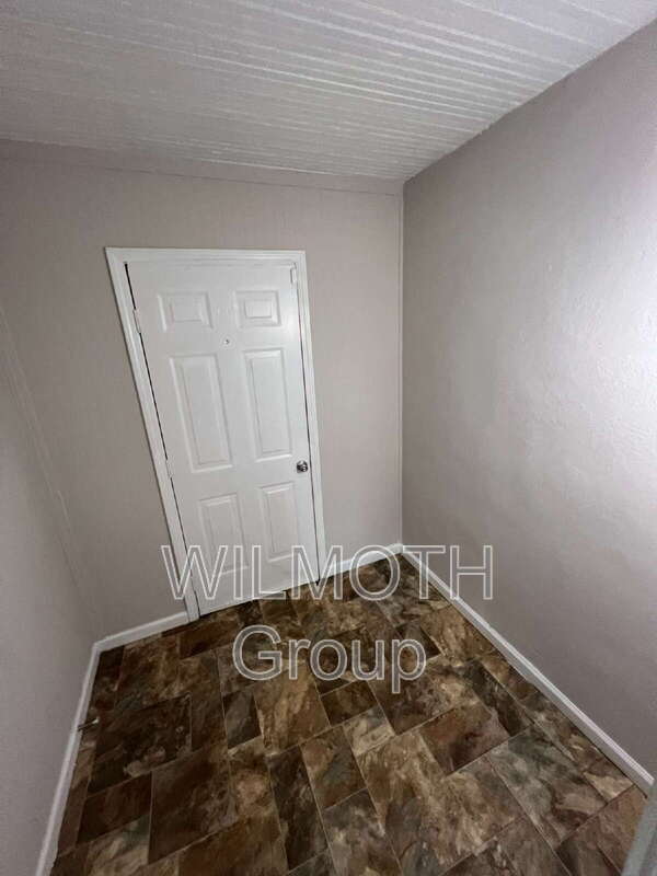 Photo - 3249 N Kenwood Ave House