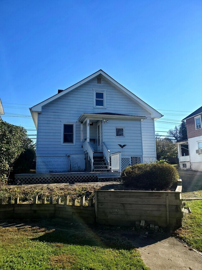 Building Photo - 1440 4th St