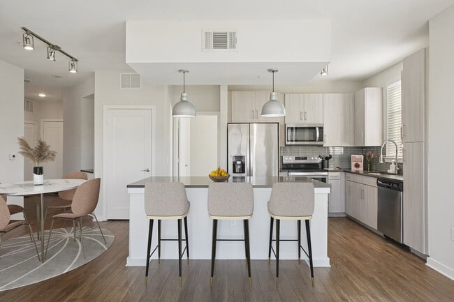 Building Photo - Morada Plano