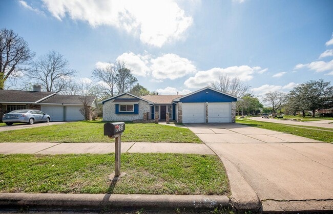 Coming Soon! Southwest Houston 3 bed/2 bat... - Coming Soon! Southwest Houston 3 bed/2 bat... House