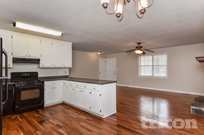 Building Photo - 230 Parkway Ct