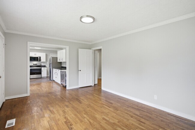 Foto del edificio - 2706 Jefferson Ave