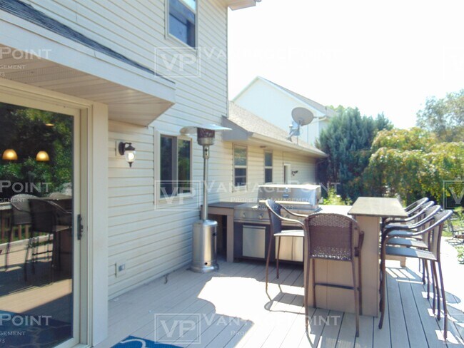 Foto del edificio - 2244 Warm Springs Ct