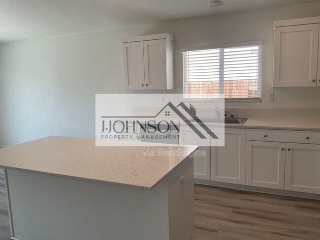 Building Photo - 2456 Enantio St
