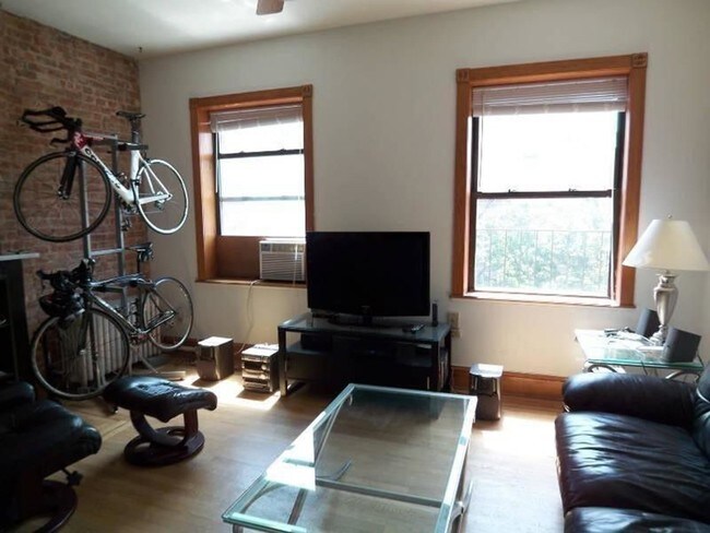 Building Photo - 33 Carmine Street