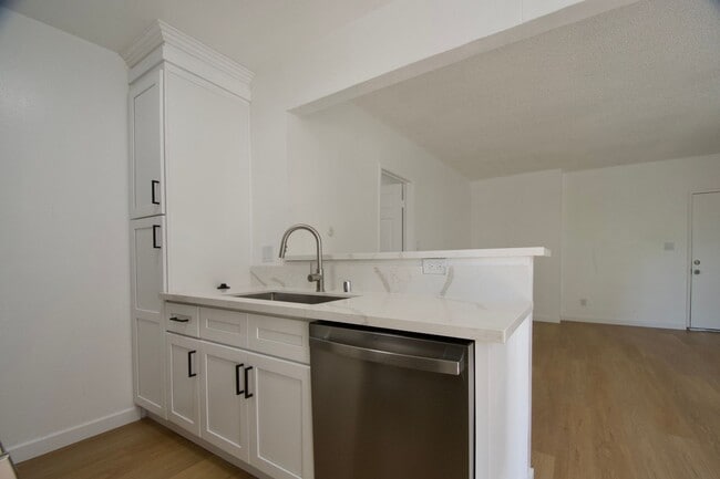 Building Photo - 5652 Colfax Ave