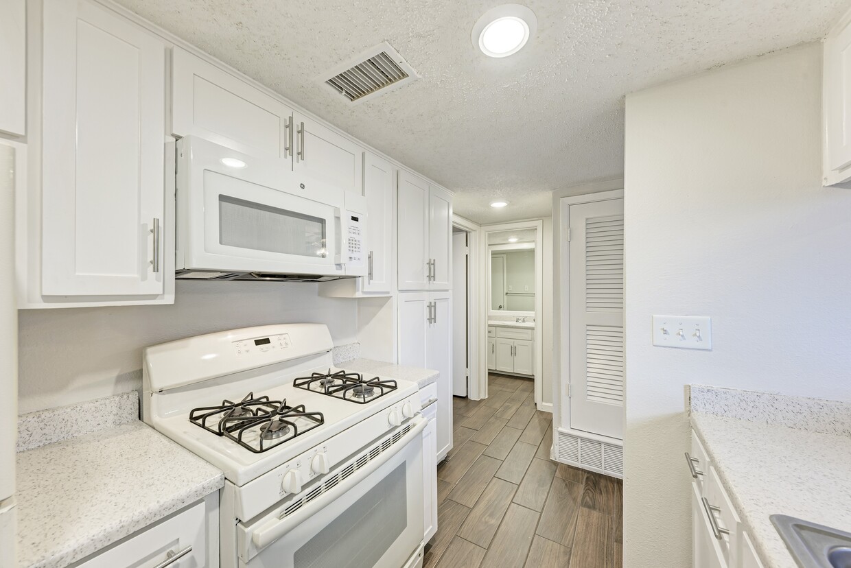 Austin Parke Apartments - 400 W Anderson Ln Austin, TX 78752 ...