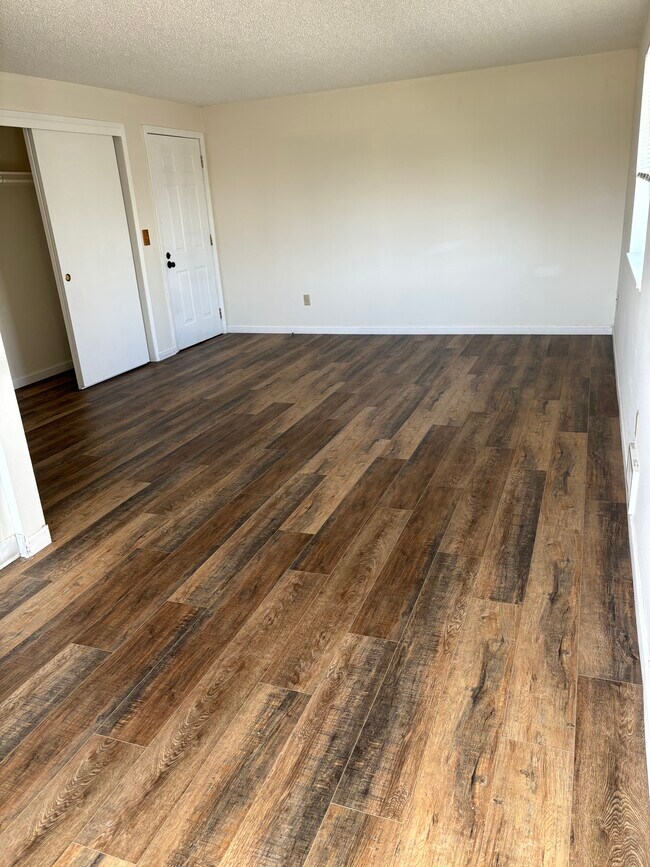 Building Photo - 246 NE 3rd St