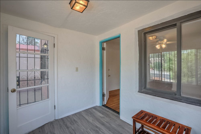 Foto del edificio - Nob Hill Bungalow