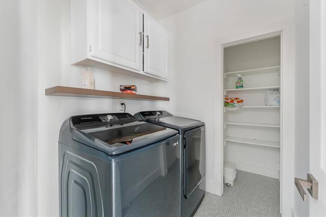 Foto del edificio - 8405 Greenspoint Dr