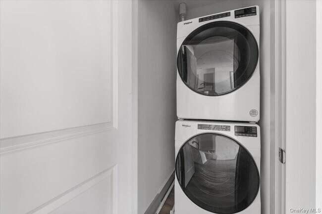 Foto del edificio - 75 Forester Ave