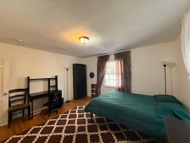 Foto del edificio - 5406 Shoemaker Farm Ln