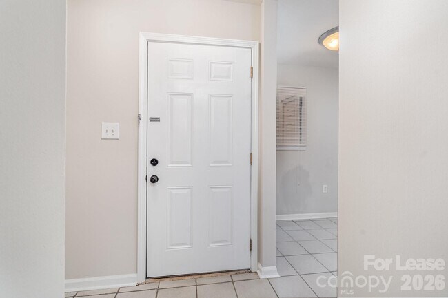 Foto del edificio - 8005 Horse Chestnut Ln