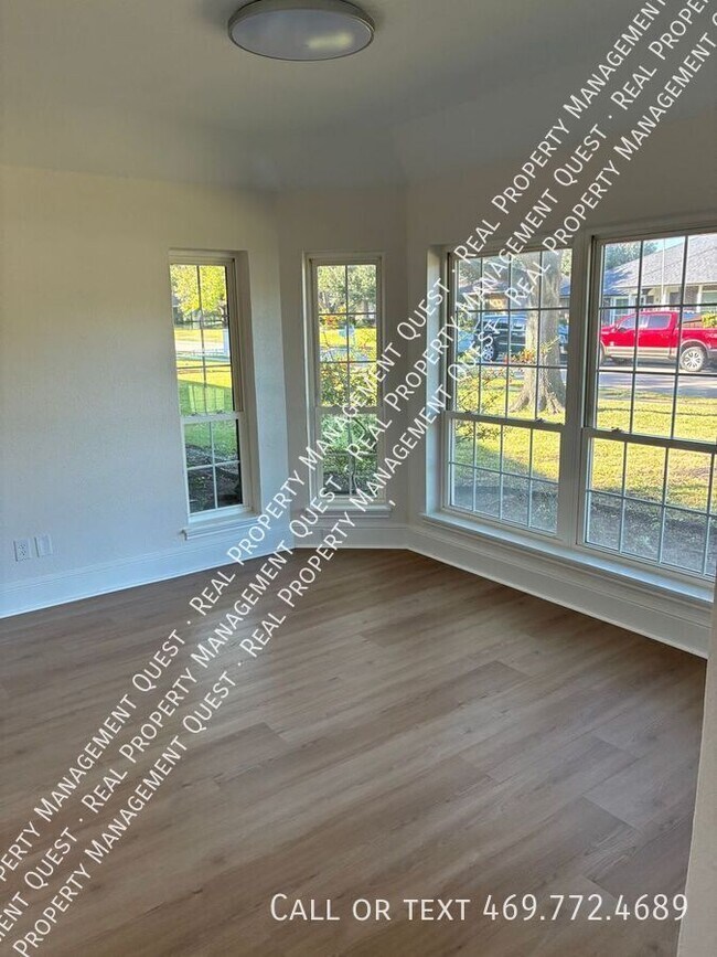 Foto del edificio - 814 Meandering Way