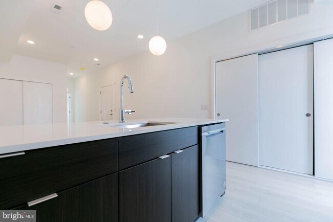 Foto del edificio - 1242 LeCount St