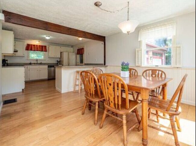 Foto del edificio - 50 Buttonwood Rd