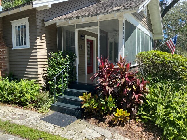 Foto del edificio - 1115 Elmwood St