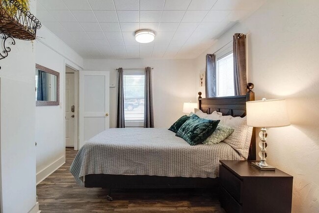 Foto del edificio - Downtown Bend darling Cottage!