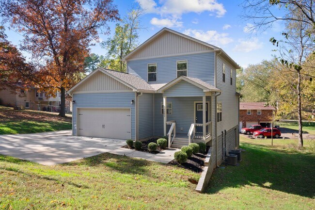 Foto del edificio - Move-In Special Available! Beautiful 4BR Home with Finished Basement