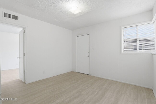 Foto del edificio - 3912 Kemp Ave