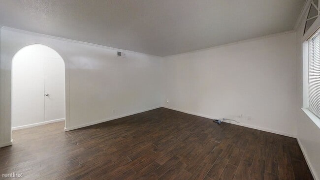 Building Photo - 2 br, 1 bath Condo - 5141 Connecticut Drive