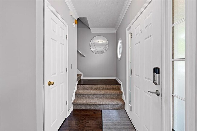 Foto del edificio - 38 Roxbury Ln