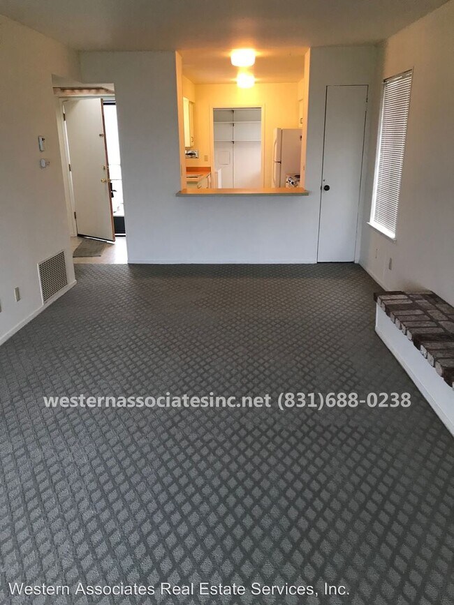 Building Photo - 2 br, 2 bath Apartment - 369 Searidge Rd. #2