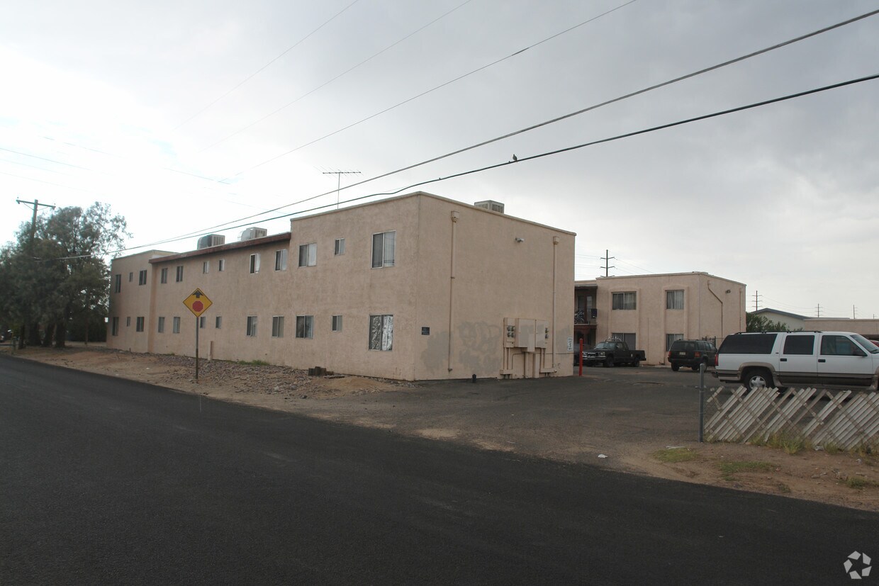Primary Photo - Fairviwe Apartments