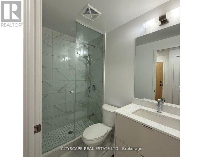 Photo du bâtiment - 204-1204 Burnhamthorpe Rd E