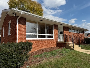 Building Photo - 532 Bays View Rd