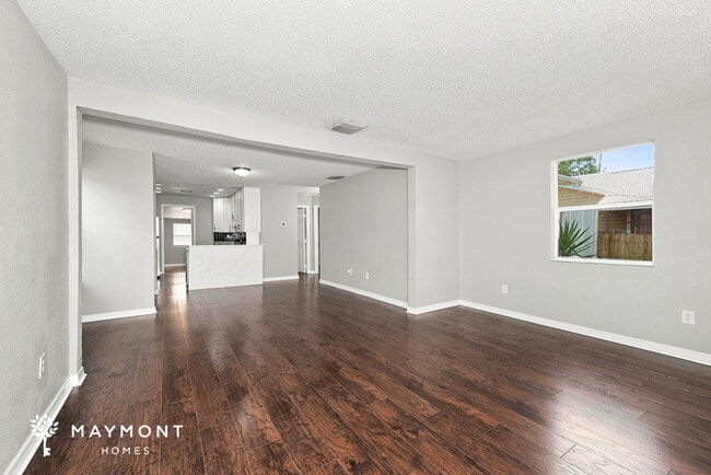Building Photo - 228 S Eastside Dr
