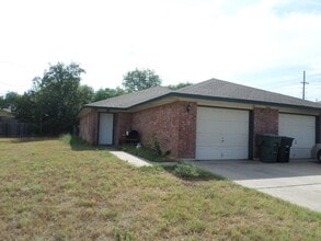 Building Photo - 1602 Van Zanten Dr