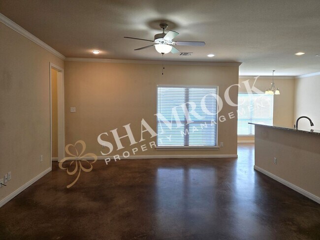 Building Photo - Great Location off Tree Lake Rd
