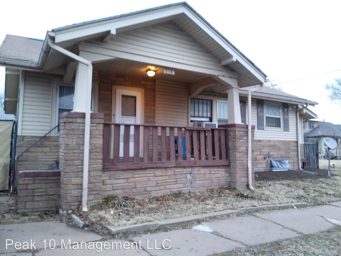 Primary Photo - 2 br, 1 bath House - 218 E Funston