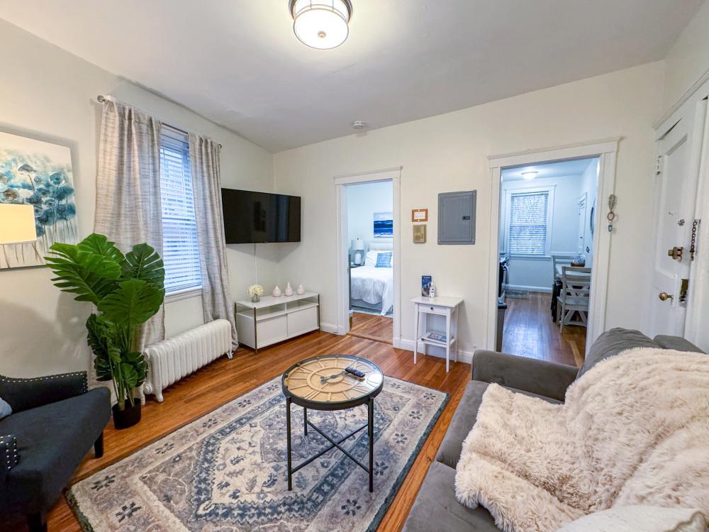 Foto principal - 1 bedroom in Brookline MA 02446