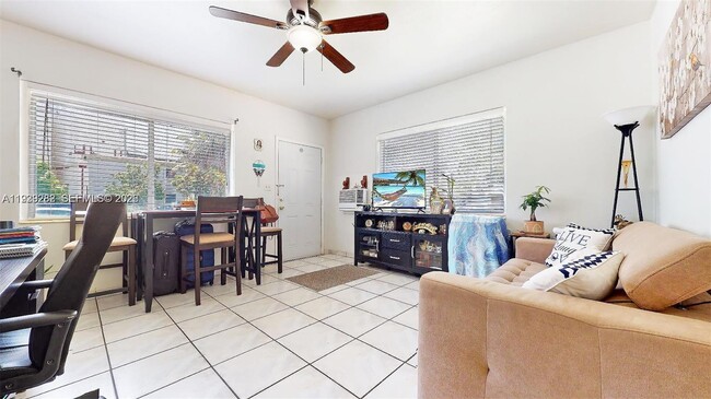 Foto del edificio - 2499 SW 27th St