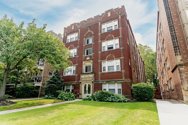 Foto del edificio - Lewis Manor Apartments