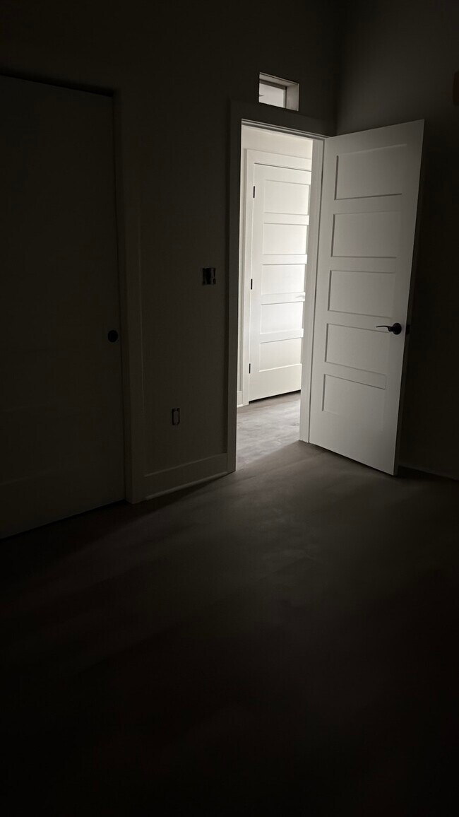 Foto del edificio - 106 E Erie St