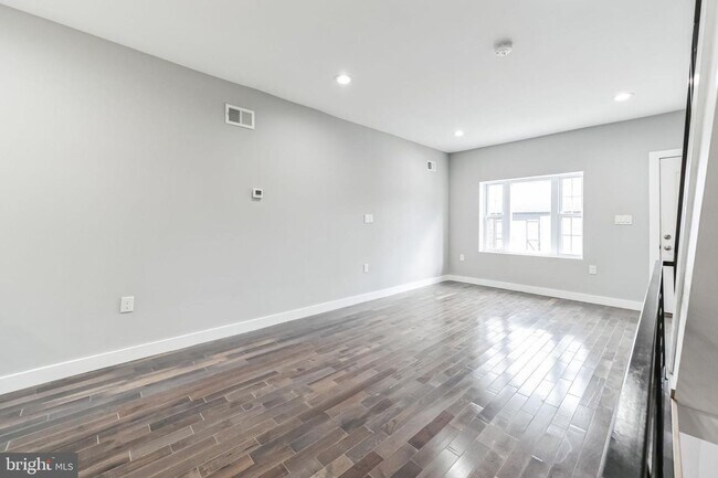 Foto del edificio - 3414 Salmon St