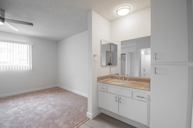 Building Photo - Fulton-6842