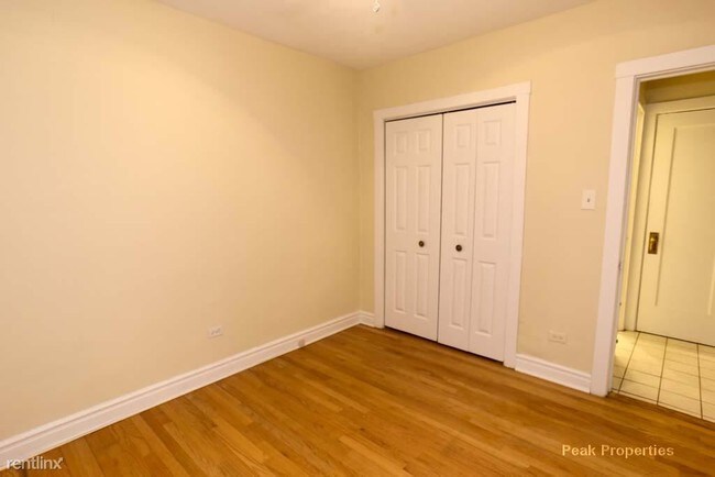 Foto del edificio - 2231 N Bissell St
