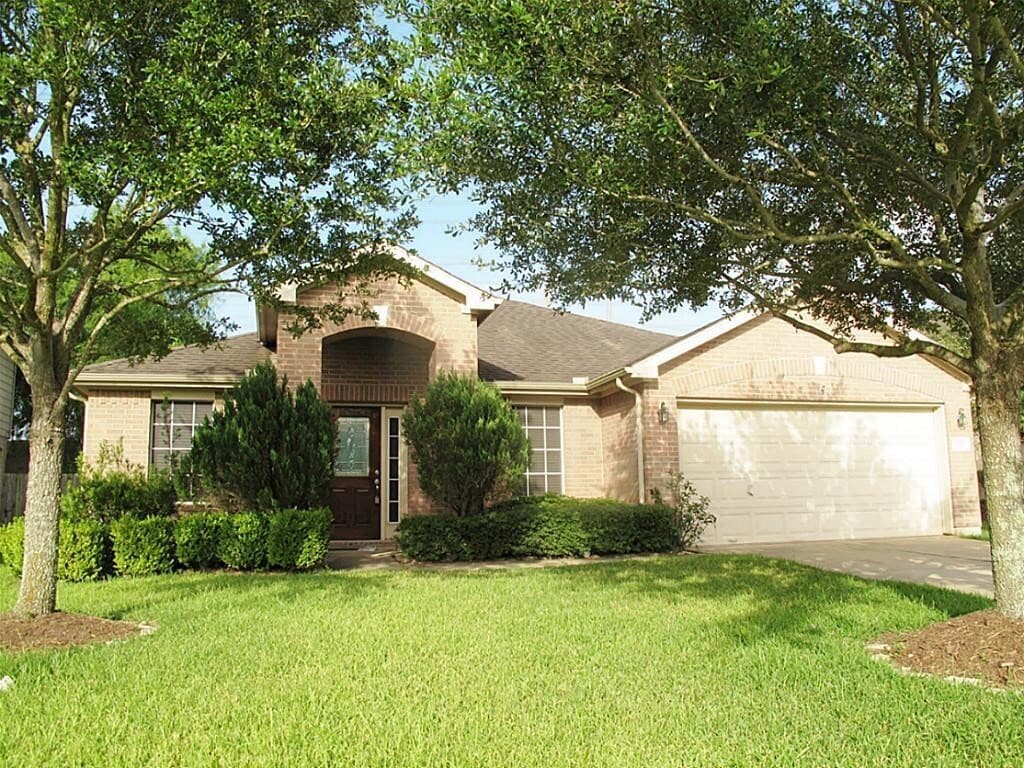 Primary Photo - 2311 Enchanted Park Ln