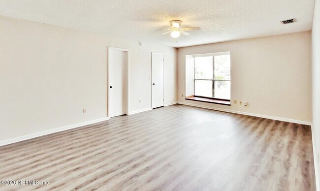 Foto del edificio - 8371 Cross Timbers Dr E